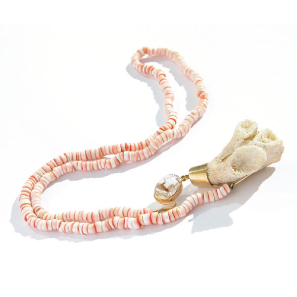 coral necklace with pearl in gold by jewellery designer Christine von Schönburg