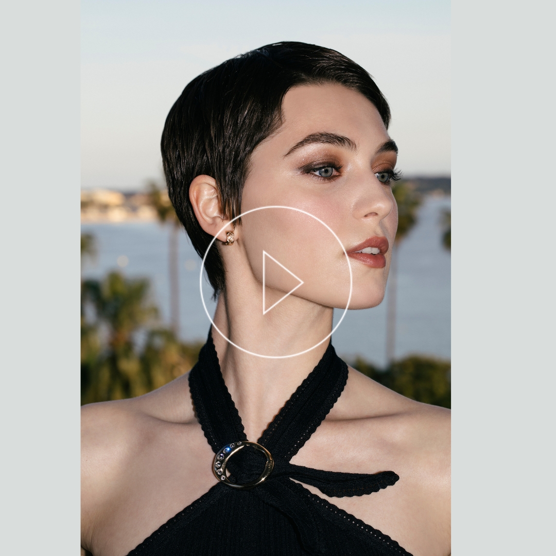 anamaria-vartolomei-at-cannes-wearing-chanel-makeup-with-short-hair