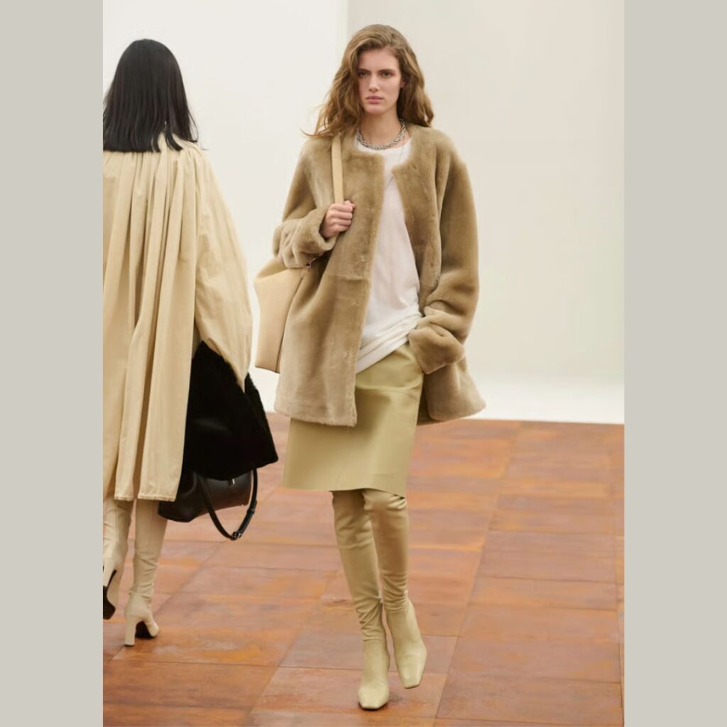 Glove-boots-in-monochrome-outfit-Toteme-Fall-2025