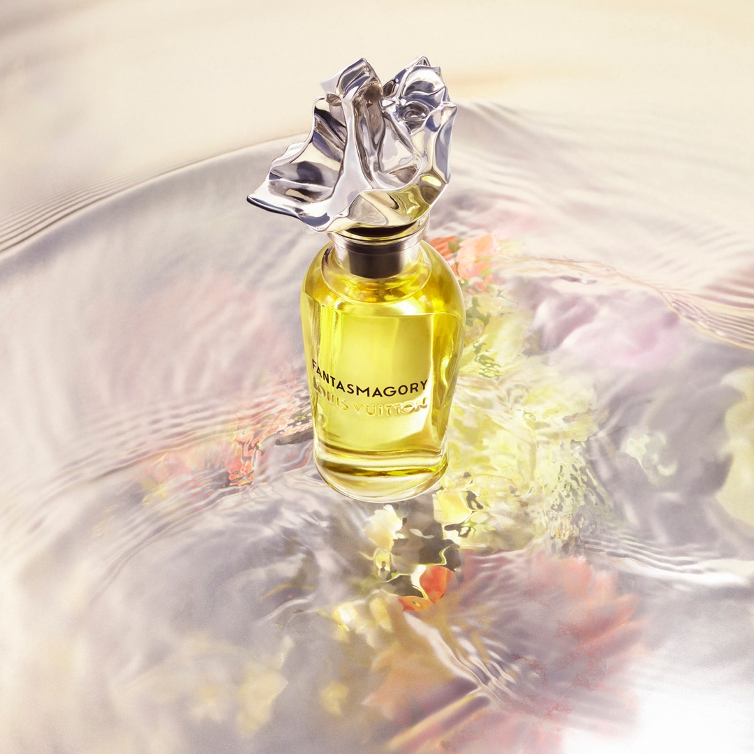 Frank-Gehry-perfume-bottle-design-for-Louis-Vuitton-Fantasmagory-silver-petal-cap-and-yellow-green-glass-bottle