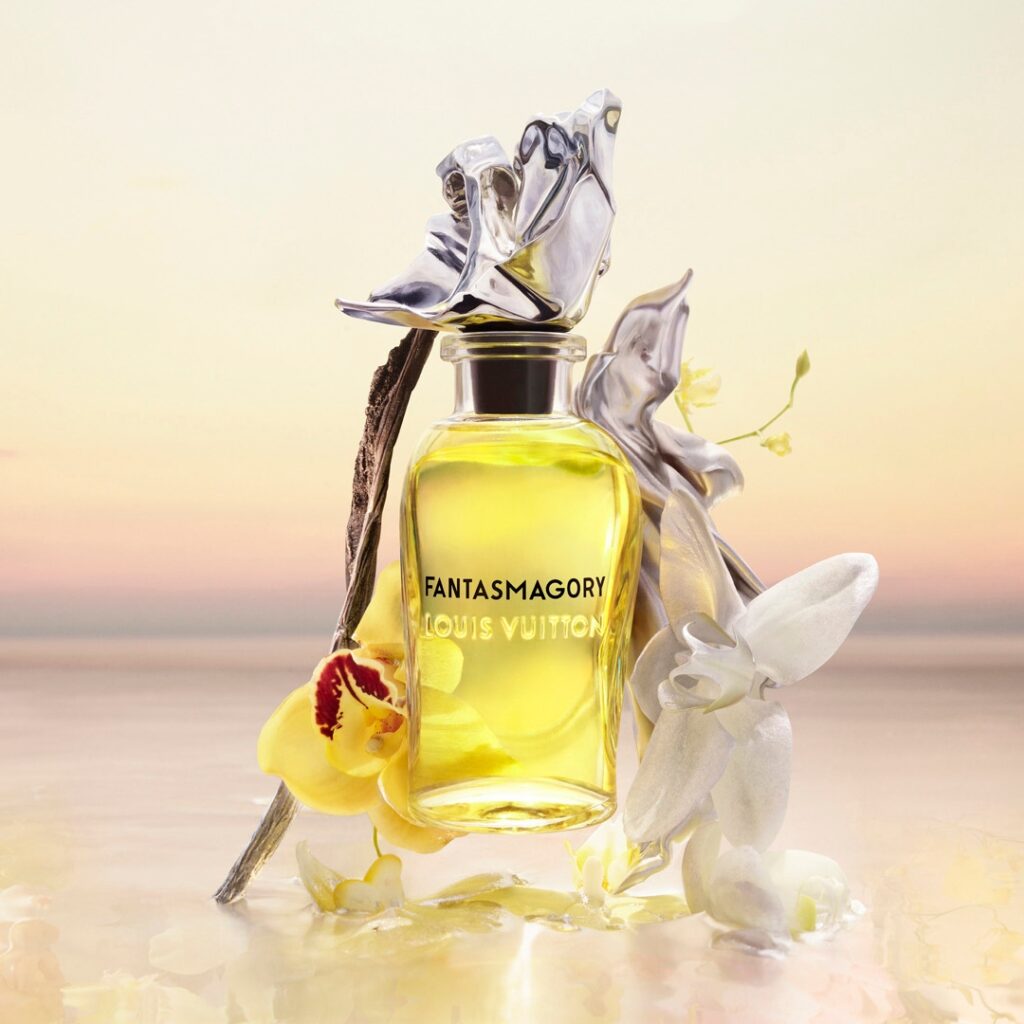 Jacques-Cavallier-Belletrud-composing-Fantasmagory-perfume-with-vanilla-pods-and-ginger