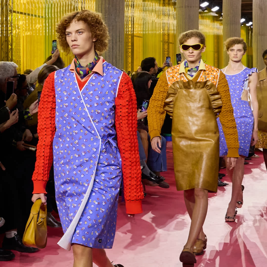 Parade-Miu Miu SS26- Women Washing-or-female-workers-celebration