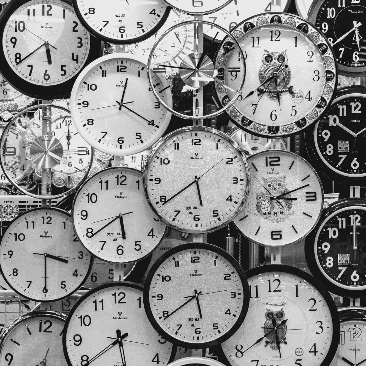 clocks-black and white-how-to-stop-time-and-achieve-immortality