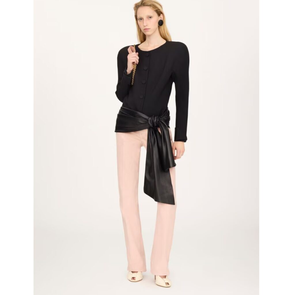 jeans colour summer 2026- chloe model wearing a pale pink jeans