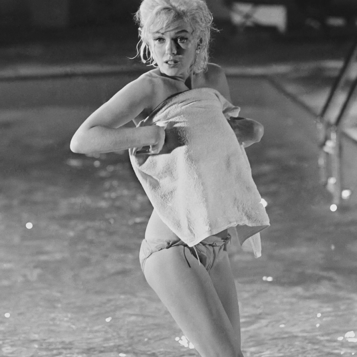 Marilyn Monroe in on scene from Something s got to give