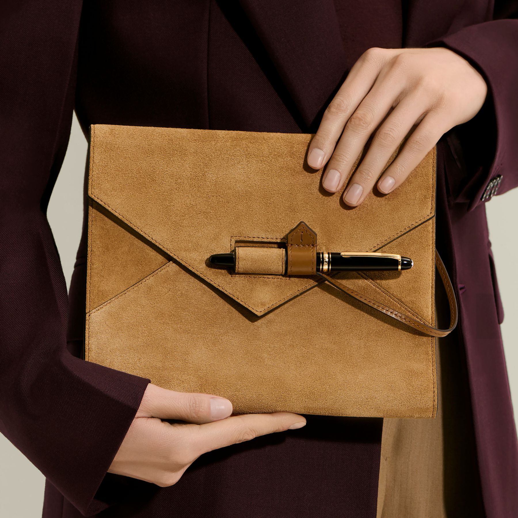 montblanc FW26 collection - close up at an envelope briefcase in wild leather with a montblanc pan attached