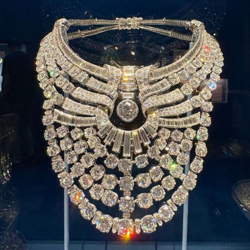 Van Cleef Arpels Necklace stolen from the Mak Museum in Vienna